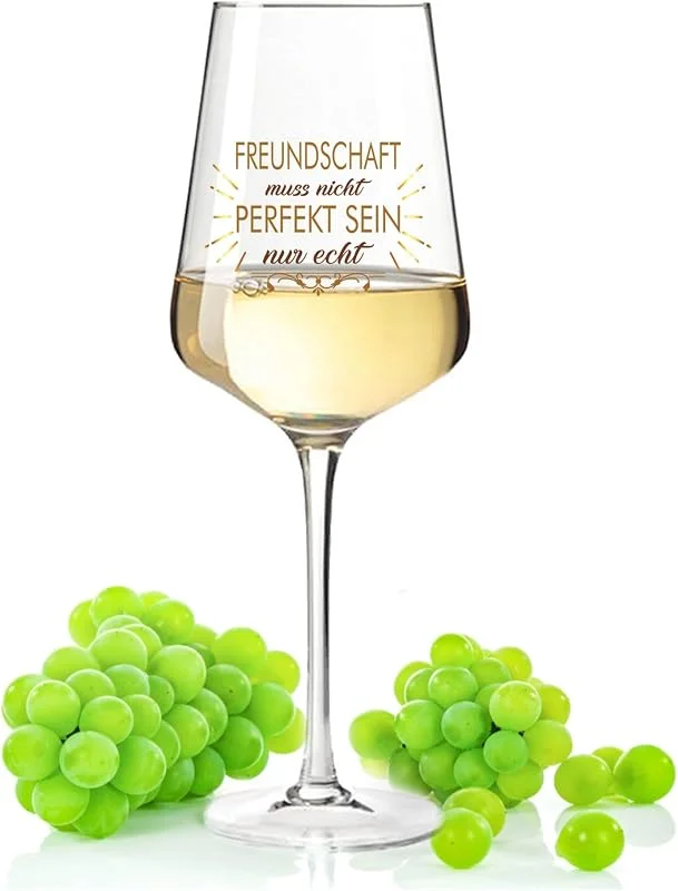 Besuche den GRAVURZEILE-Store GRAVURZEILE Weinglas - Freundschaft muss nicht perfekt sein - Geschenk zum Geburtstag & für echte Weingenießer - Weißweinglas Rotweinglas als Geburtstagsgeschenk — Wein und Festtafel