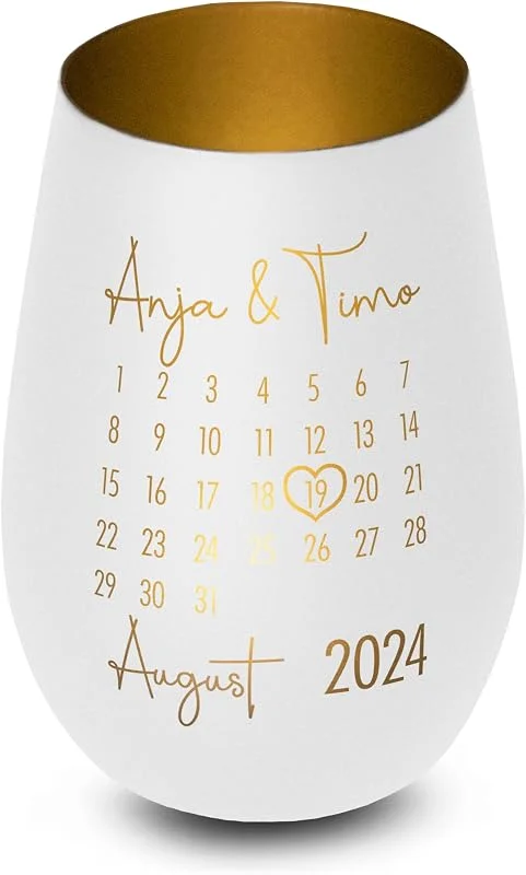 Besuche den True Statements-Store Windlicht aus Glas „Kalender“ personalisiert - Elegantes Geschenk mit Gravur - für sie & ihn - Jahrestag Verlobung Hochzeit Jubiläumsgeschenk - Weiß-Gold — Kerzenlicht Abendessen