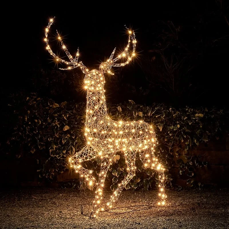Besuche den Lights4fun-Store Lights4fun 3-in-1 Studley LED Rattan Rentier Hirsch Figur 2m Timer Weihnachtsbeleuchtung Außen und Innen — Weihnachtsdeko