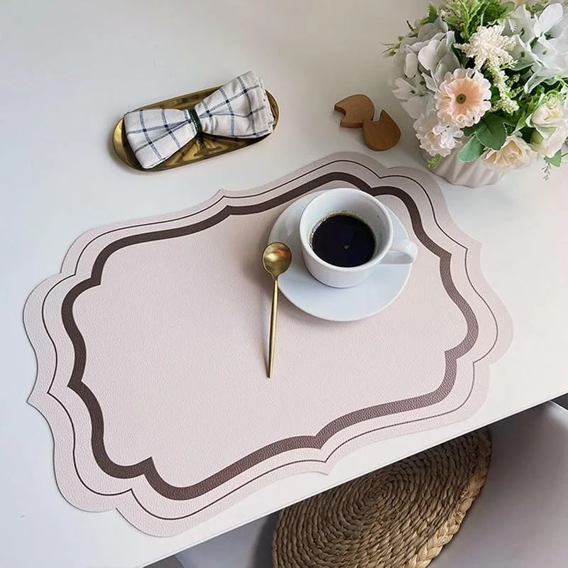 Besuche den Epinki-Store Epinki Weihnachten Tischset, 2Pcs Set 30x45CM Tisch Platzset Boho Unregelmäßig Anti-Rutsch aus PU Leder, Tischmatte Weihnachten Dunkel Kaffee für Hause Küche Restaurant und Hotel — Küche & Haushalt