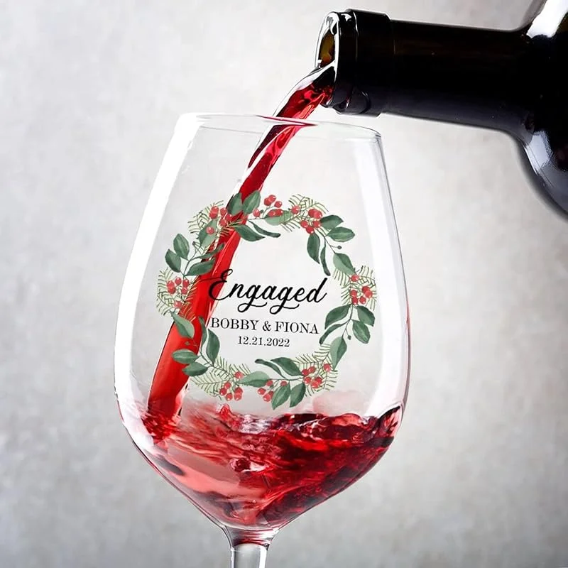 Marke: Rimego Weingläser 2er Set, Verlobung Ornament Rotweingläser 17 oz individuelle Weingeschenke für Frauen und Männer zum Geburtstag, Weihnachten und besonderen Anlässen — Wein und Festtafel