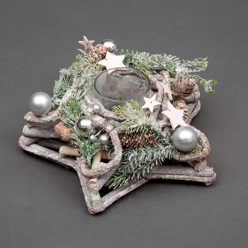 Marke: SHATCHI SHATCHI Kerzenhalter aus Holz, Sternform, Tischdekoration, Weihnachten, Feiertag, Zuhause, verziert mit roten, silbernen Kugeln, Beeren und Kegeln (34 cm, 24 cm), Holz, 24 x 24 x 11 cm — Kerzenlicht Abendessen