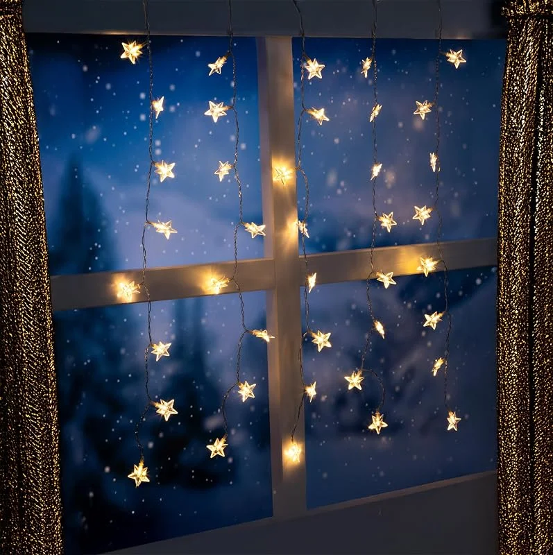 Besuche den Spetebo-Store Spetebo LED Sternenvorhang warm weiß mit Timer für Außen und Innen - 80 x 60 cm - Lichterkette mit 40 Sternen Batterie betrieben - Weihnachten Advent Outdoor Stern Lichterkette Deko Beleuchtung — Weihnachtsbeleuchtung