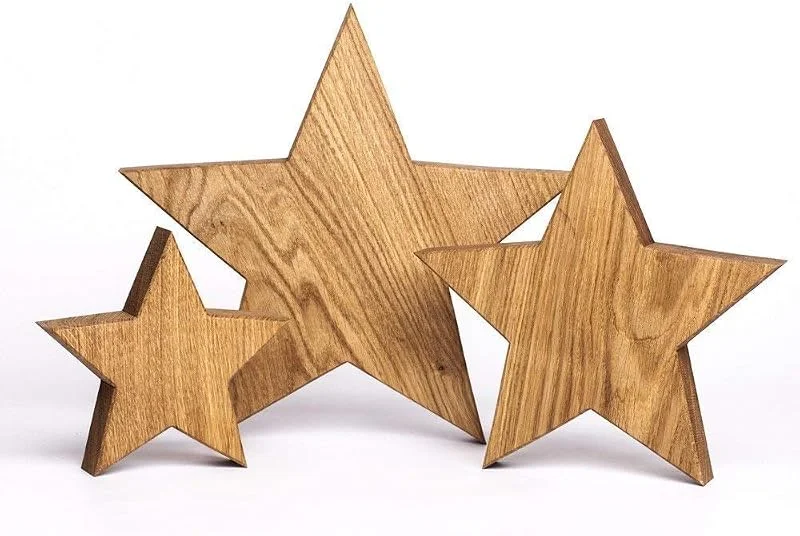Besuche den WOODS Holzdekoration & mehr-Store Holzsterne 3er Set Eiche – Handgefertigte Holzstern Deko aus Bayern I Weihnachtsdeko Holz für Fenster, Tisch & Advent I 20, 30 & 40 cm große Sterne