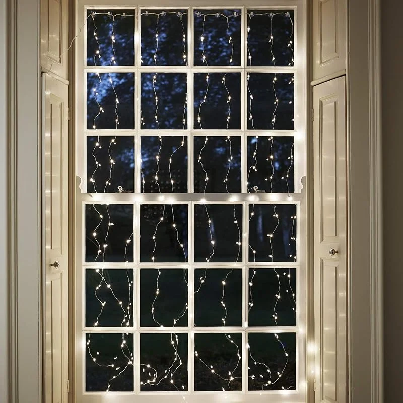 Besuche den Lights4fun-Store Lights4fun Lichtervorhang, 200 warmweiße Micro-LEDs auf Silberdraht, strombetrieben mit Netzstecker & Timer, Weihnachten Fenster Beleuchtung Deko Advent Innen, Curtain Fairy Lights, 2 m x 1 m — Weihnachtsbeleuchtung