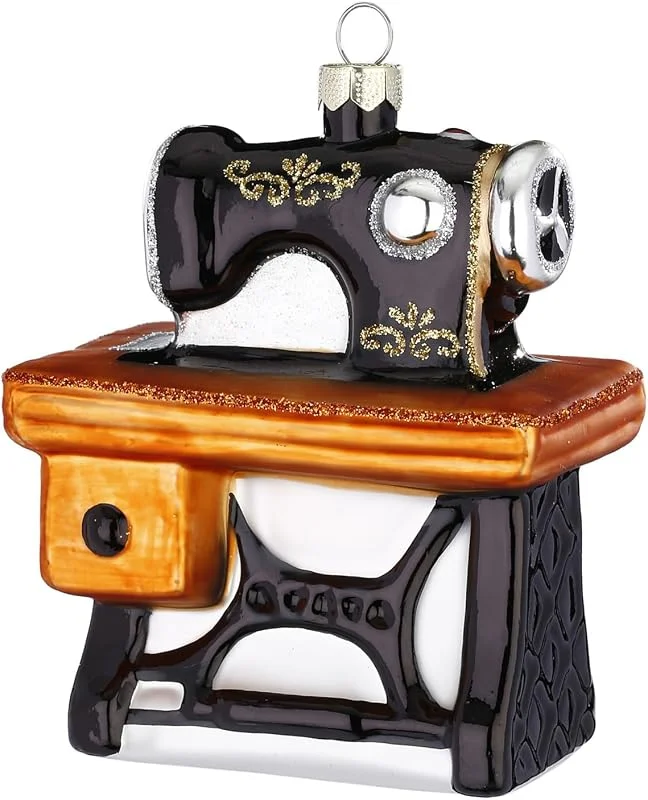 Besuche den Holly & Jolly-Store Holly & Jolly - Weihnachtskugel Nähmaschine, ca. 9 cm — Weihnachtsdeko