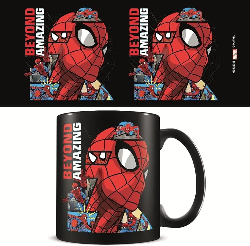 Marke: Pyramid International Spider-Man - Tasse (Design „60 Jahre Spider-Man“), 325 ml, Keramiktasse in Geschenkbox, Spiderman-Kaffeetasse, schwarze Spiderman-Tasse – offizielles Lizenzprodukt — Geschenkverpackung