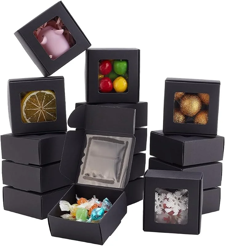 Besuche den BENECREAT-Store BENECREAT 100 Stück schwarze Kraftpapierboxen mit transparentem Fenster, 6, 3 x 6, 3 x 3 cm, Geschenkverpackung, Box für Jubiläen, Geburtstage, Hochzeiten, Abschlussfeiern
