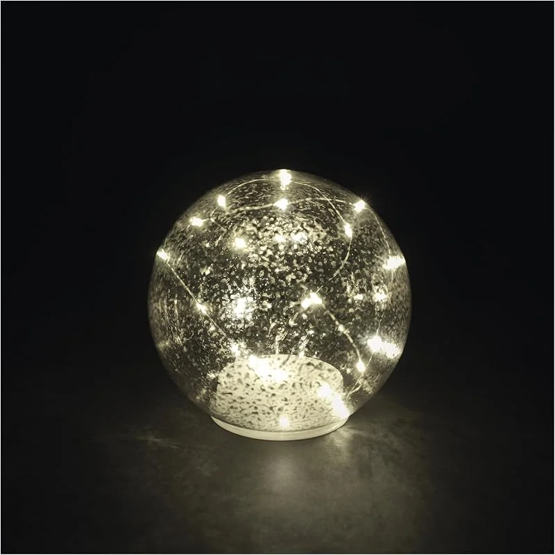 Besuche den EMOS-Store EMOS - LED Glaskugel mit Lichterkette - Tischdekoration aus Glas mit 20 LEDs, Warmweiß, ⌀ 15 cm - 6, 18h Timer, batteriebetrieben (3x AA) - Lebensdauer 10000 Stunden - für Innenbereich - Silbereffekt — Weihnachtsbeleuchtung